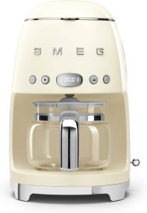 Smeg Filterkaffeemaschine Creme – Aroma & Autostart